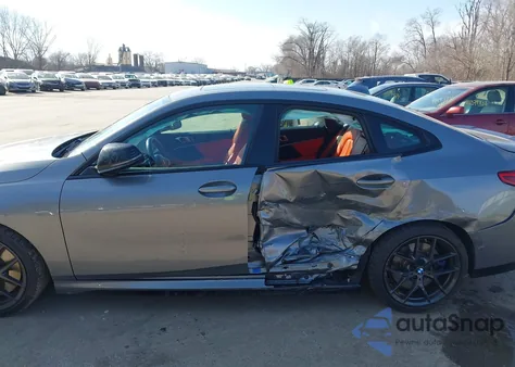 2022 BMW M235 Gran Coupe I xDrive z USA, uszkodzony, nr VIN WBA13AL08N7K92456